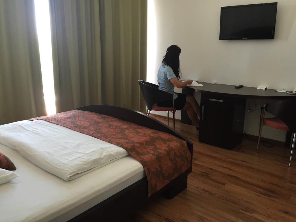 Hotel Samaria Šamorín Εξωτερικό φωτογραφία