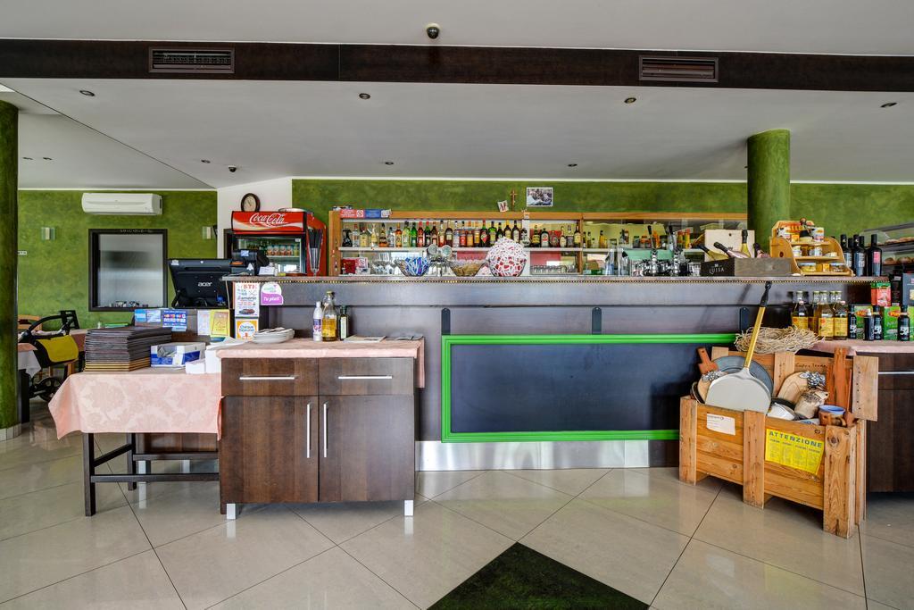 Hotel Samaria Šamorín Εξωτερικό φωτογραφία