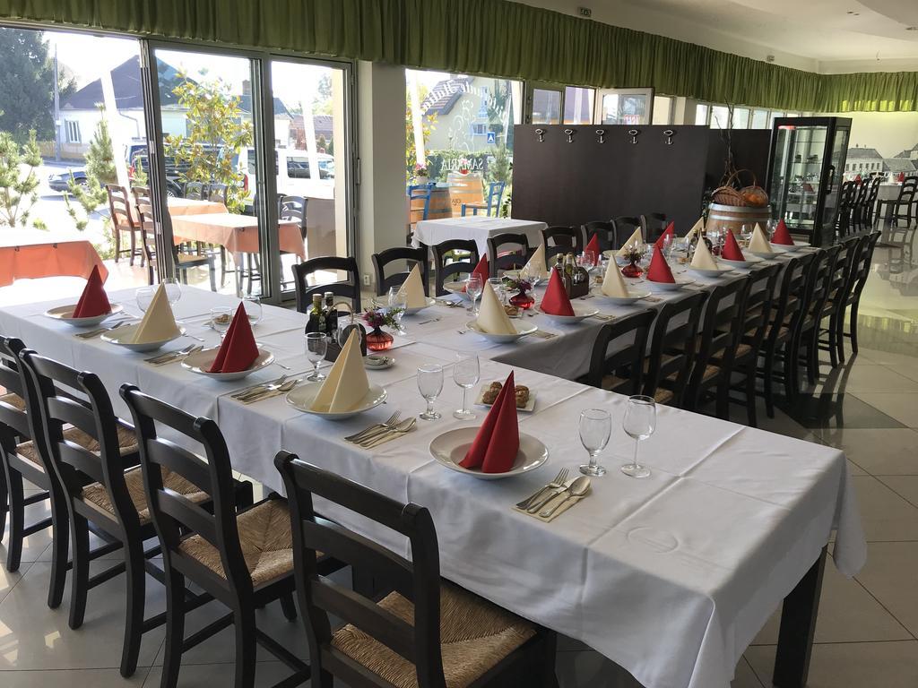 Hotel Samaria Šamorín Εξωτερικό φωτογραφία